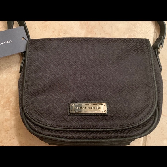 Tommy Hilfiger crossbody purse - Picture 2 of 6